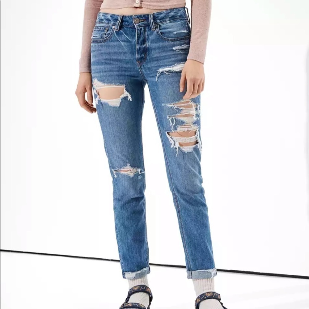 American Eagle distressed Tomgirl Button Fly Jeans